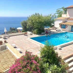 Terra Rossa Hotel apartamentowy