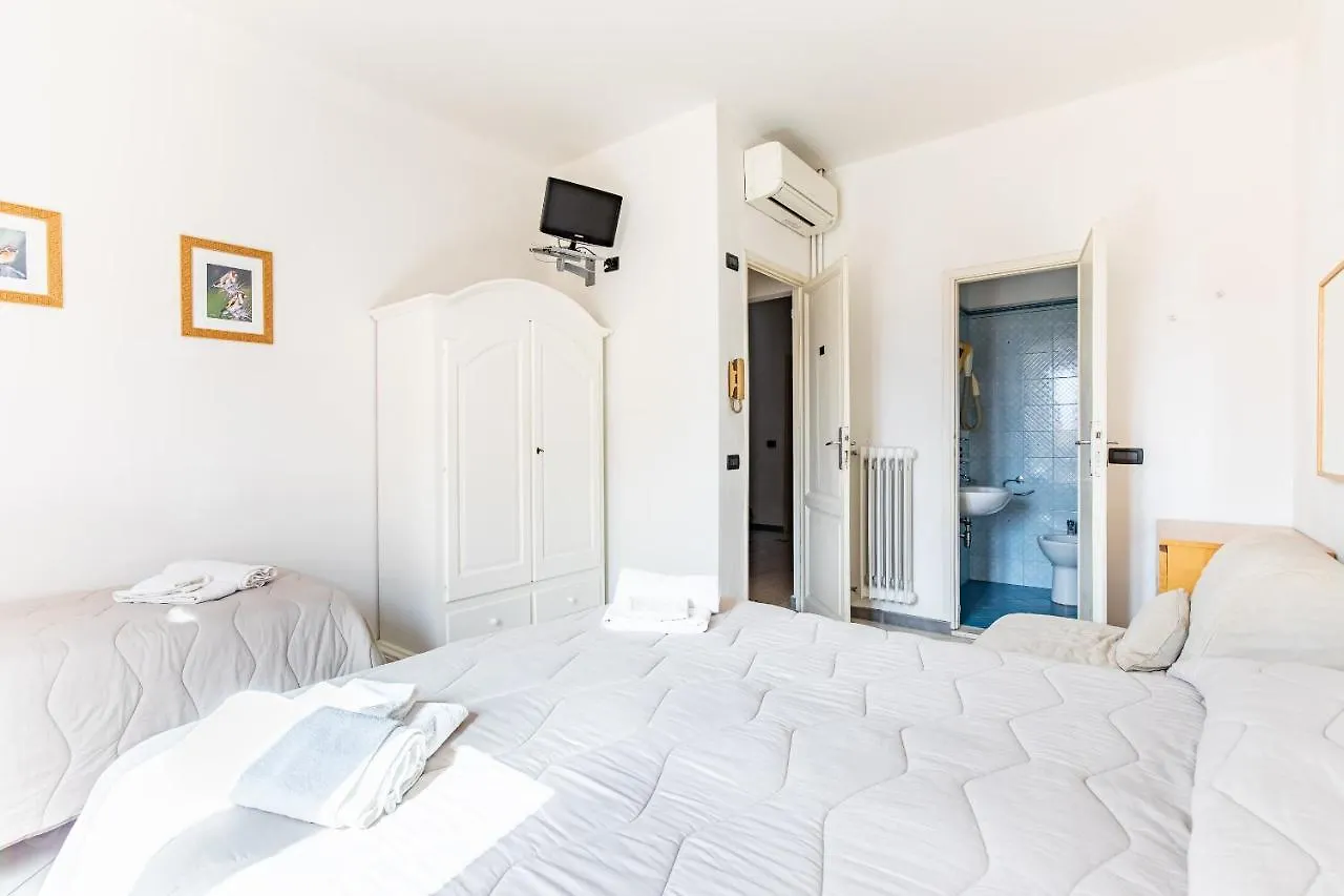 Hotel Paolina Viareggio 2*,